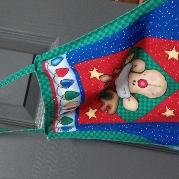 Aprons - Picture 2 of 8